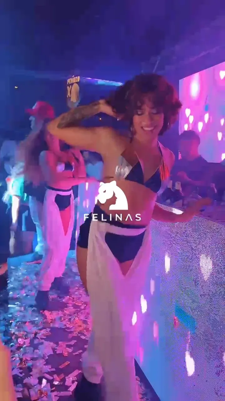 Show de F Productions en discoteca